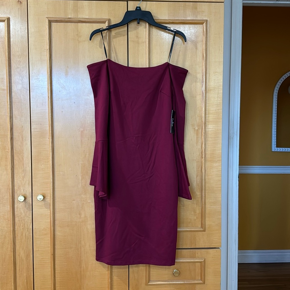 New Lulus large wine off the shoulder 3/4 length dress fully lined with a slit🍀